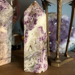 Lepidolite and Quartz Stability Tower